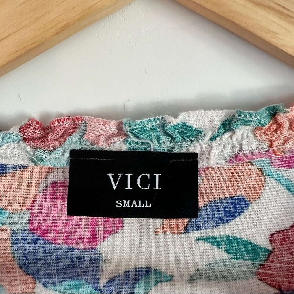 Vici Floral Top in Size: small - Picture 4 of 4
